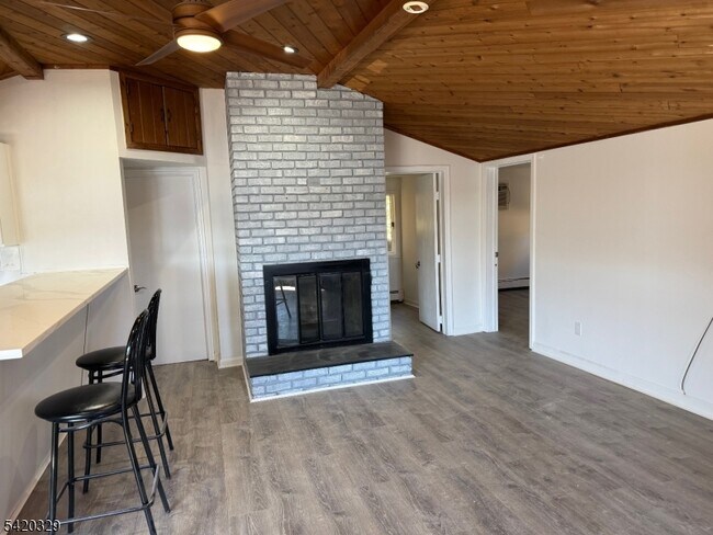 Building Photo - 9 MacDonald Rd