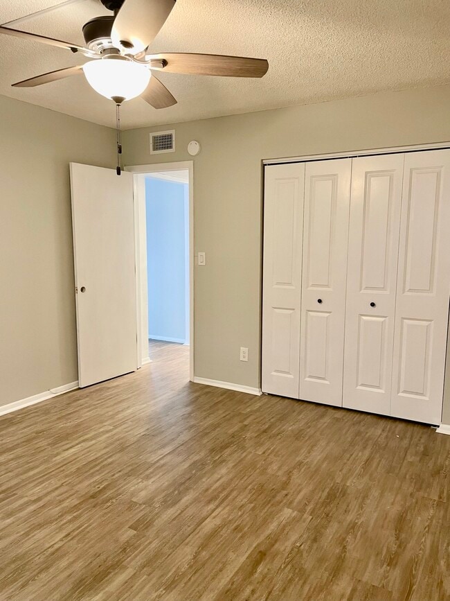 Building Photo - 3540 32nd Ave N