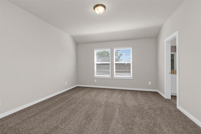 Building Photo - 38710 Yellowstone Dr