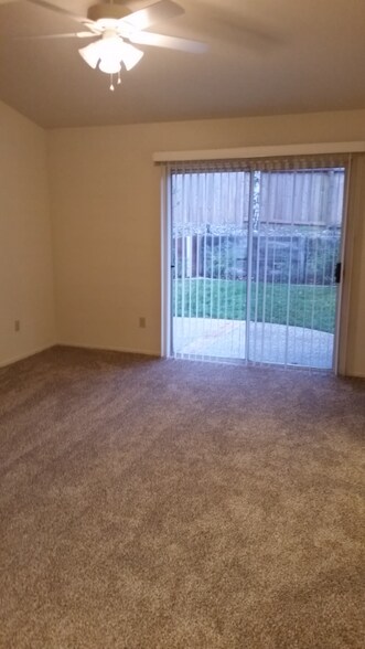 Building Photo - 5033 Charter Rd