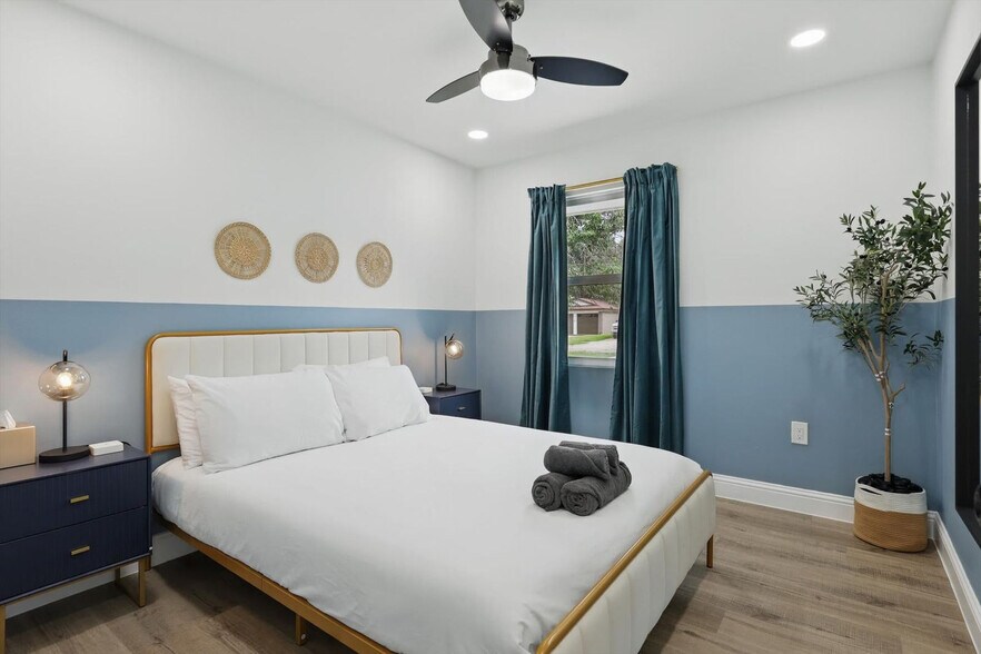 Building Photo - 3321 Ridgehaven St