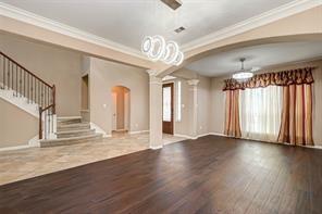 Building Photo - 26619 Richwood Oaks Dr