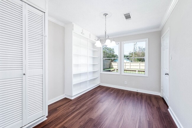 Building Photo - 2214 11th Ave N