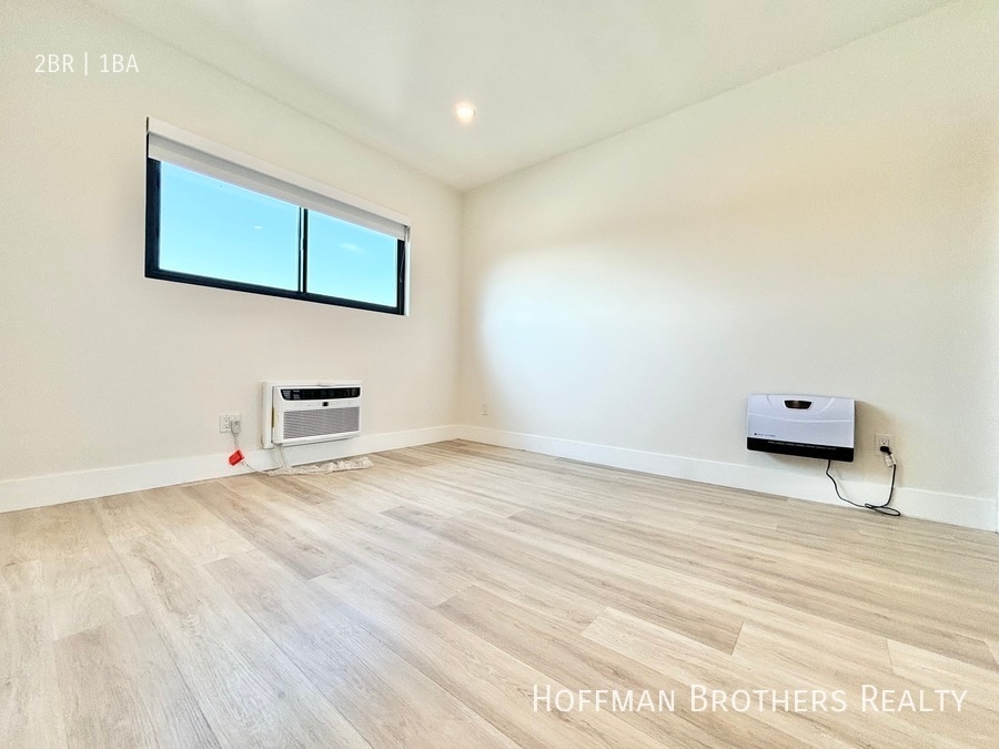 Building Photo - 6958 Woodman Ave