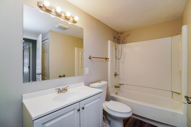 Building Photo - 357 Amesbury Dr