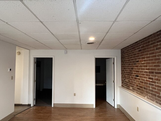 Building Photo - 211 N Queen St