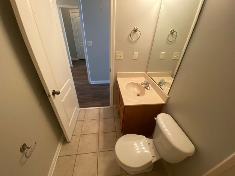 Building Photo - 9112 Cinderhill Cove W