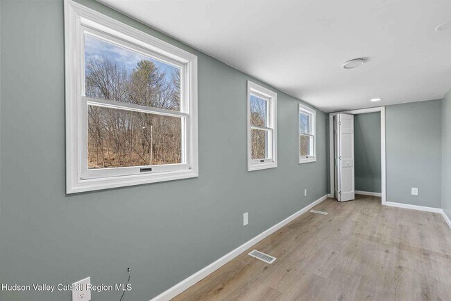 Building Photo - 2961 Cottage Pl