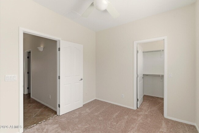 Building Photo - 8938 W Grovers Ave