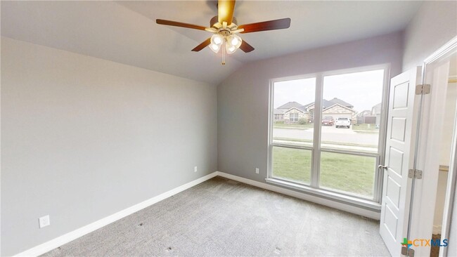 Building Photo - 809 Holliday Dr