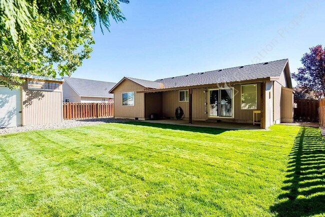 Building Photo - Comfortable Single-Level Home in NE Redmond