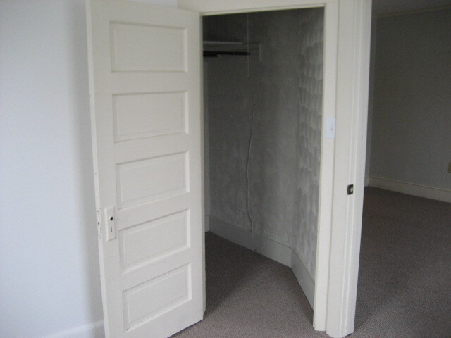 Building Photo - 113 Forest St