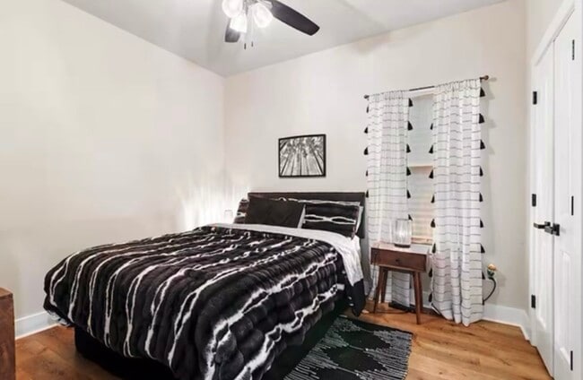 Building Photo - 2406 Truxillo St