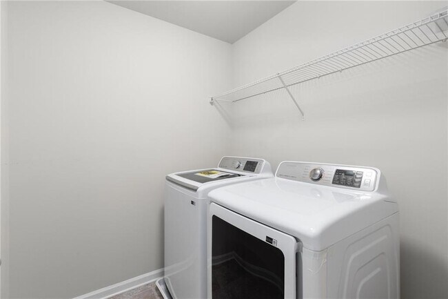 Building Photo - 1925 Wheylon Dr