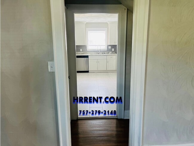 Building Photo - Newly Renovated 4 Bedroom 2 Bathroom 2 Story Home located in the Fairmount Park area of Norfolk!