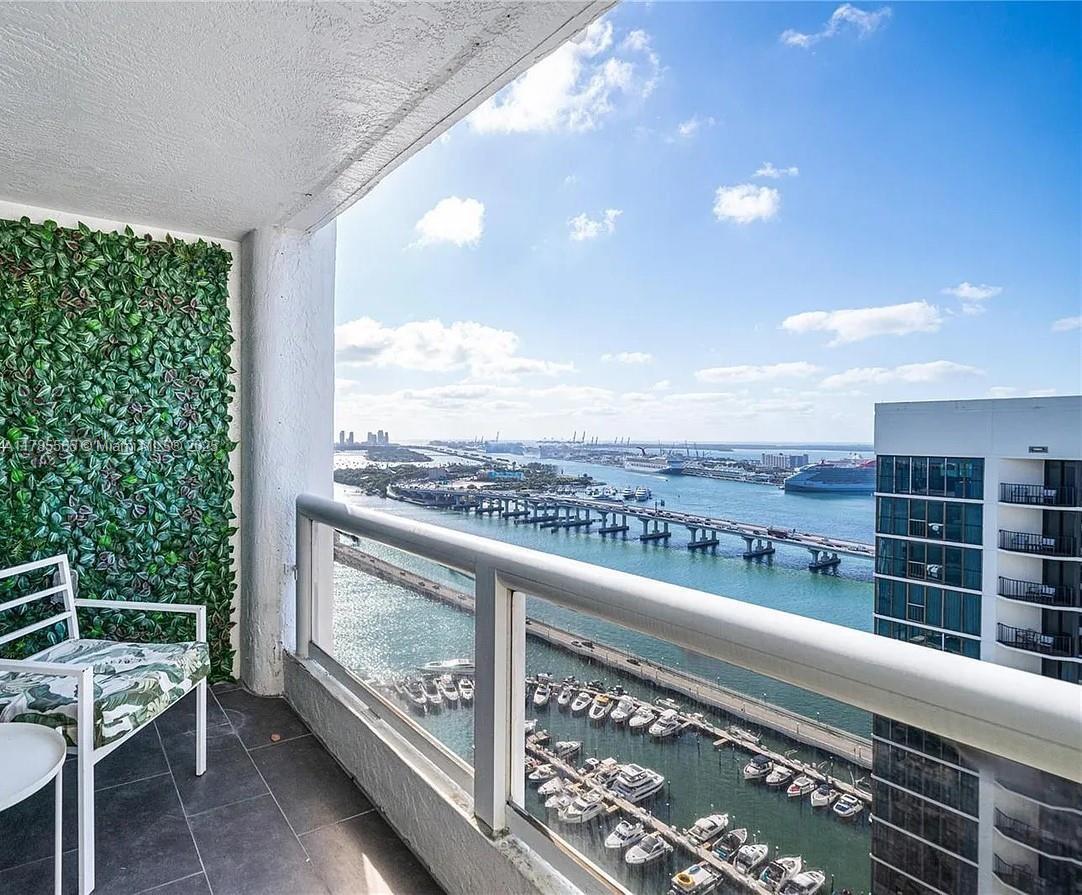 Building Photo - 1717 N Bayshore Dr