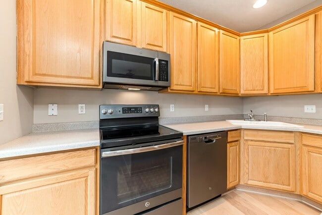 Building Photo - 15726 Frisian Ln