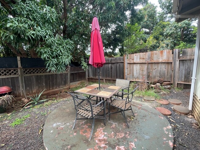 Building Photo - Haku Hale Ohana