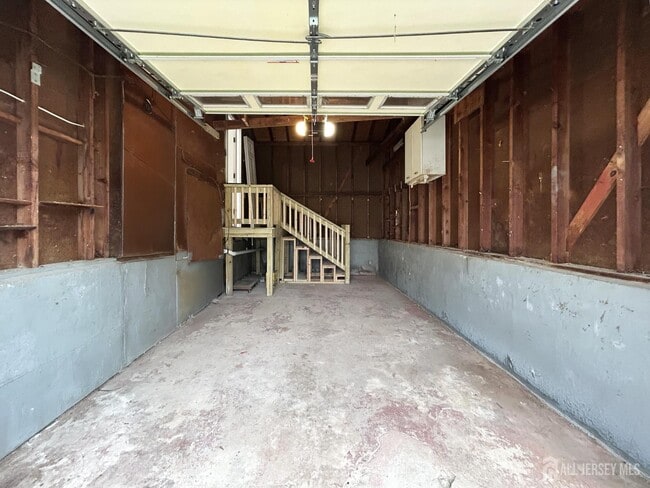 Building Photo - 36 Arden St