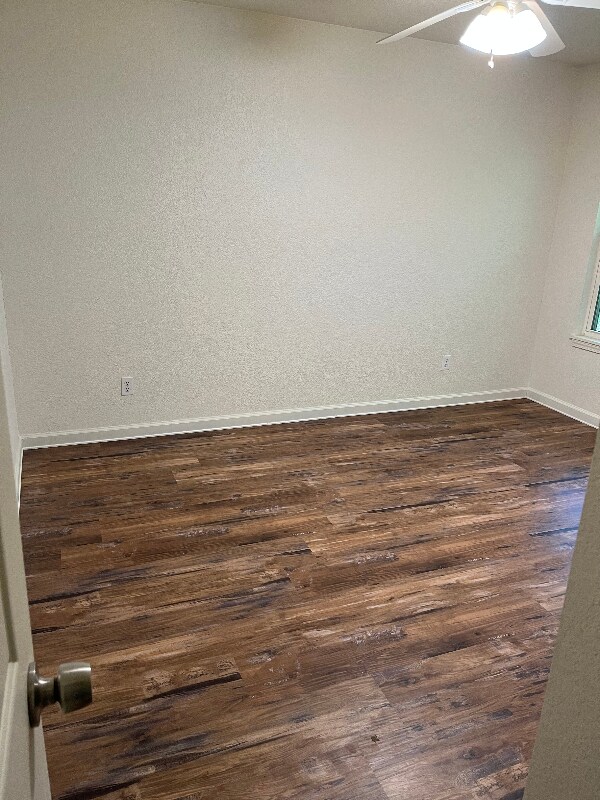 Building Photo - 513 W 2nd St