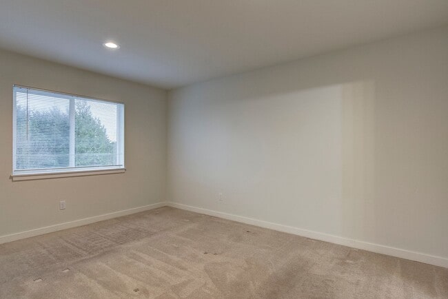 Building Photo - 3 Bedroom/2 Bath  townhouse in Kettlecove community