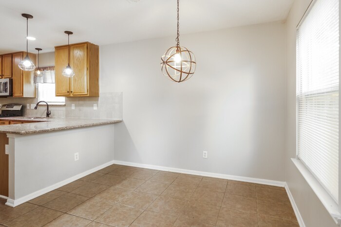 Building Photo - 1206 Caraquet Dr