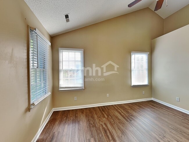 Building Photo - 3100 Twatchman Dr