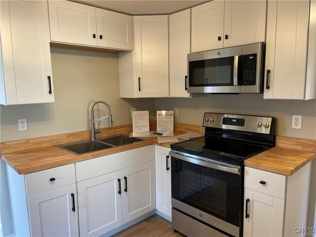 Building Photo - 4900 Bear Rd