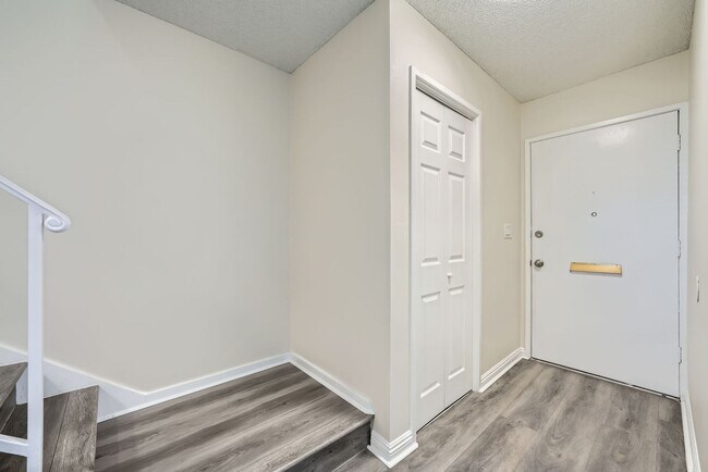 Building Photo - Golf course views in LVCC