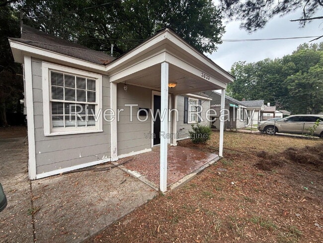 Building Photo - 3633 N Lloyd Cir