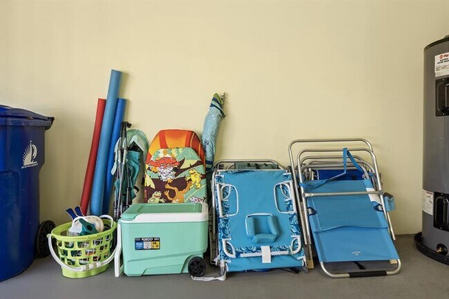 Building Photo - 514 N BIRCH Rd