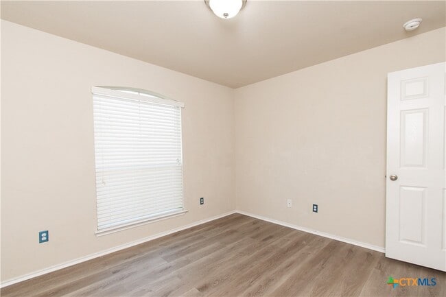 Building Photo - 5304 Waterbank Ln