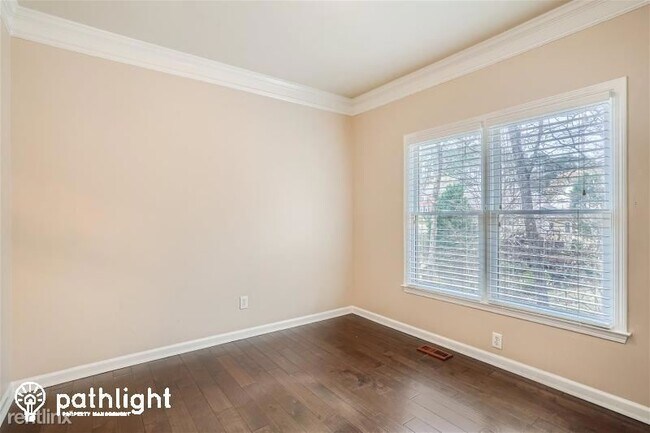 Building Photo - 4 br, 2.5 bath House - 142 Piedmont Ln UNIT
