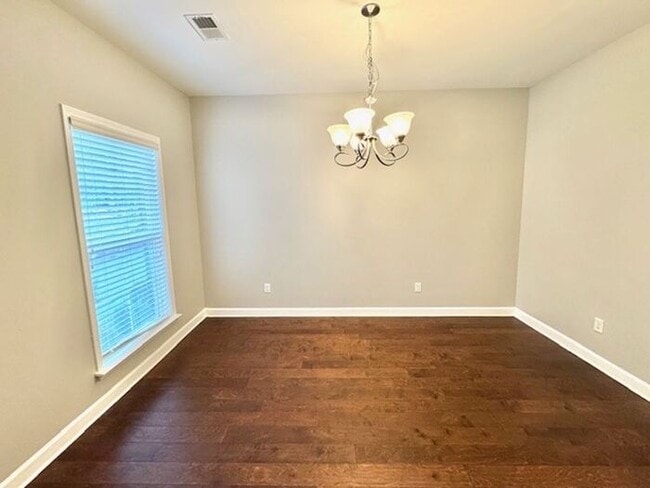 Building Photo - Now Leasing a 3-bedroom 2.5 bath home at S...