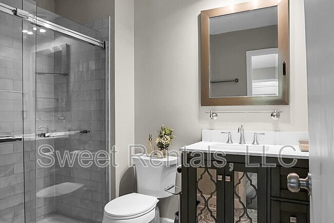 Building Photo - 733 Ralston Ct