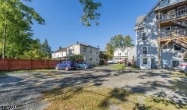 Building Photo - 15 Olyphant Pl