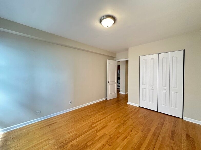 Building Photo - 4180 N Marine Dr