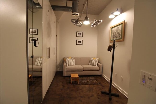 Building Photo - 172 Haynes St SW