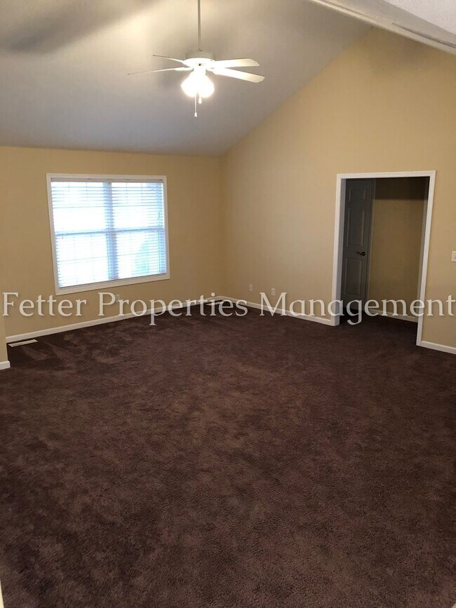 Building Photo - 3 Bedroom Newburgh Home!!