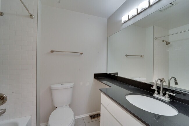 Building Photo - 160 Stirling Ln