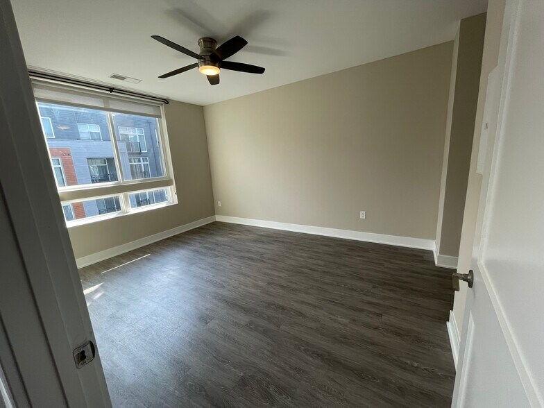 Building Photo - 145 Riverhaven Dr