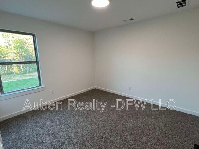 Building Photo - 2526 S Fannin Ave