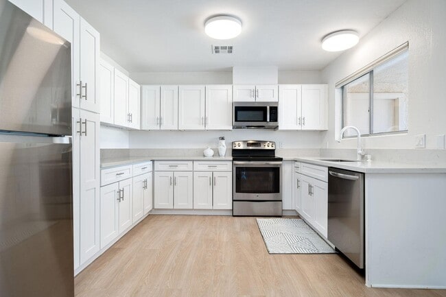 Building Photo - 53680 Avenida Montezuma