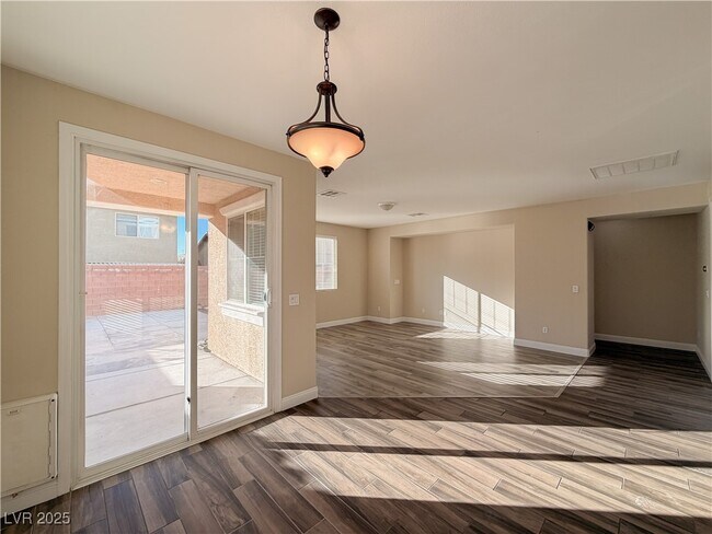 Building Photo - 10733 Mentesana Ave