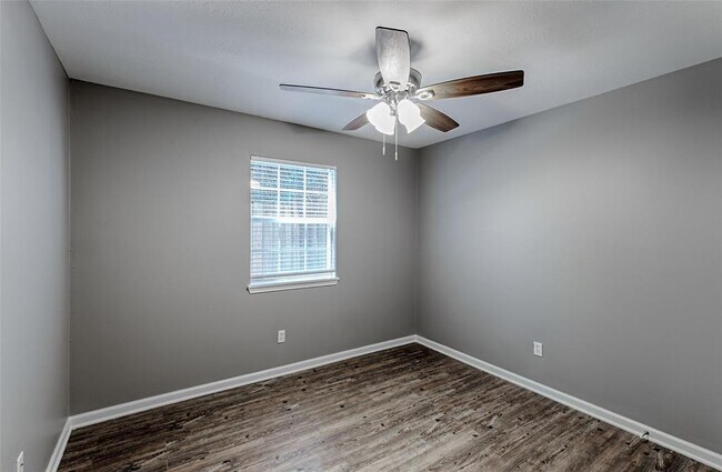 Building Photo - 3607 Hampstead Ct