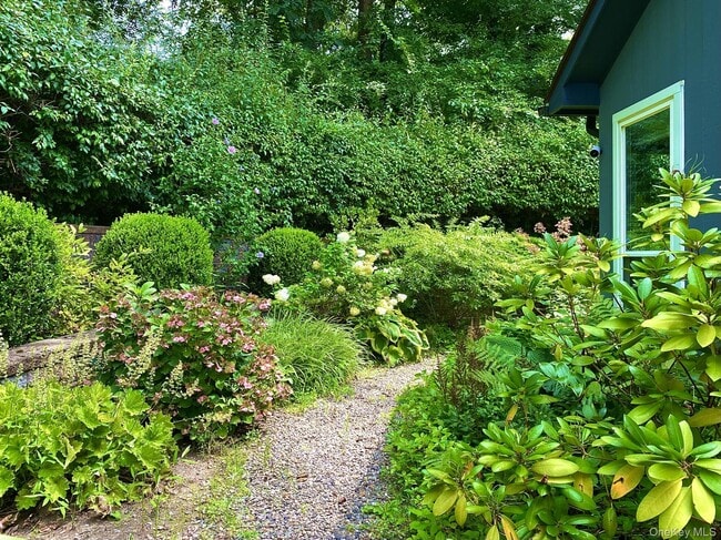 Building Photo - 21 North Loop