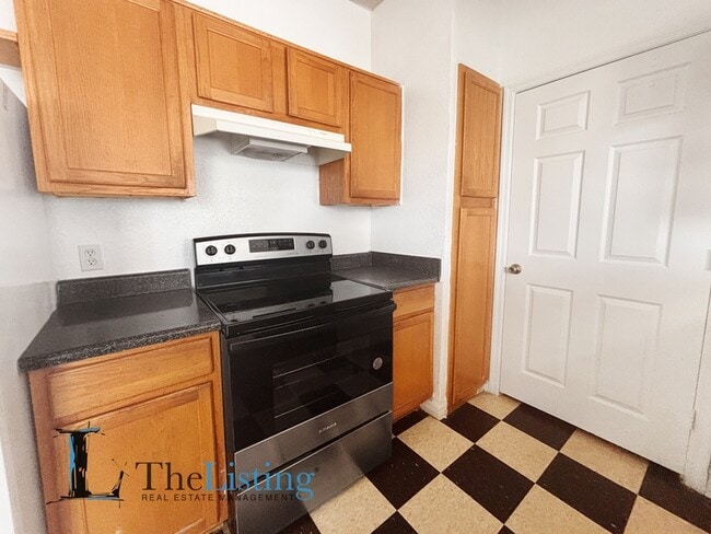 Building Photo - 3714 Palm Desert Ln