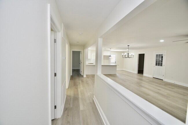 Building Photo - 7634 Wynlea St