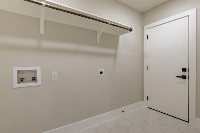 Building Photo - 6007 Belfast Dr