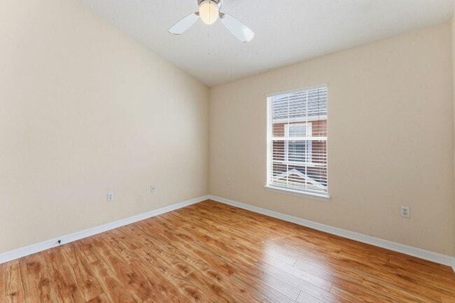 Building Photo - 595 52nd Ave N